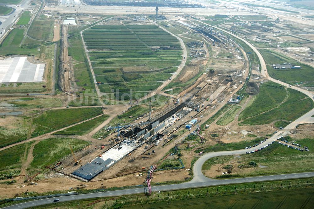 Selchow aus der Vogelperspektive: Baustellen der Gleistrassen und Tunnelzuführungen zum neuen Fern- und S-Bahnhofes der Deutschen Bahn an der Selchower Kurve