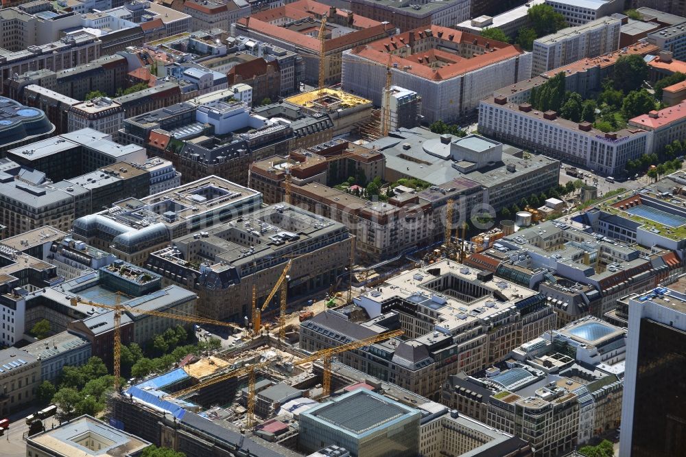 Luftbild Berlin Mitte - Baustellen im Innenstadtbereich an der Straße Unter den Linden Ecke Friedrichstraße in Berlin Mitte