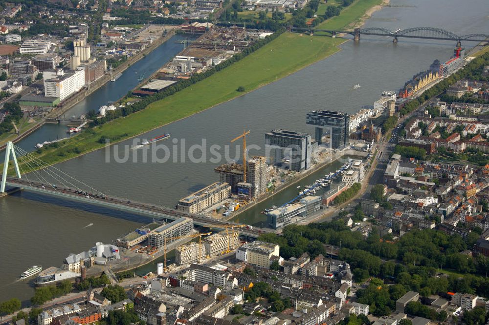 Luftbild Köln - Baustellen der Kranhäuser am Kölner Rheinauhafen