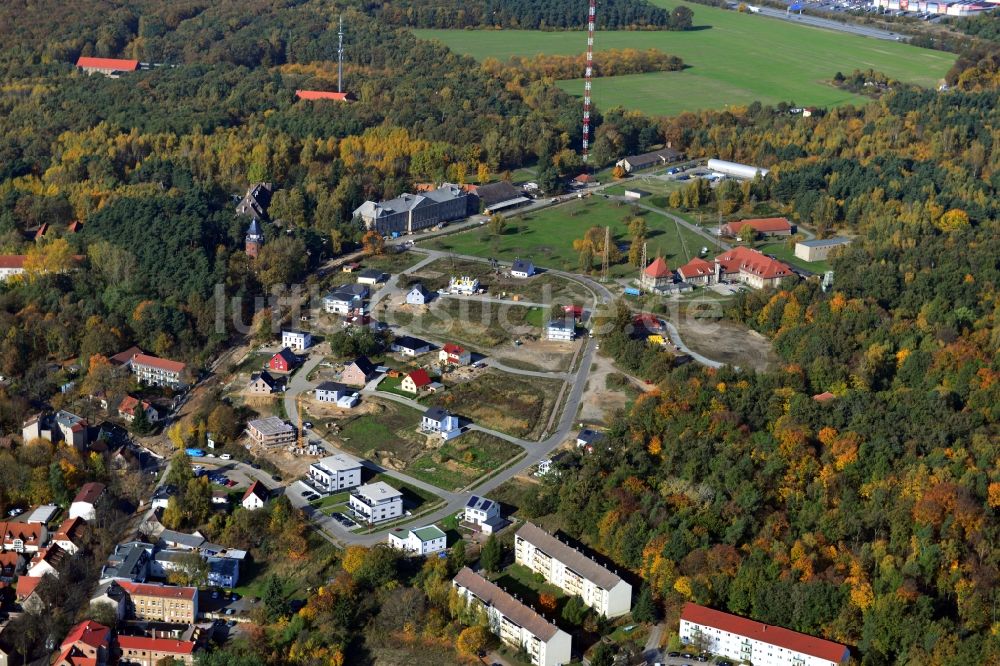 Luftaufnahme Königs Wusterhausen - Baustellen am Neubau Einfamilienhaus - Wohngebiet am Funkerberg in Königs Wusterhausen im Bundesland Brandenburg