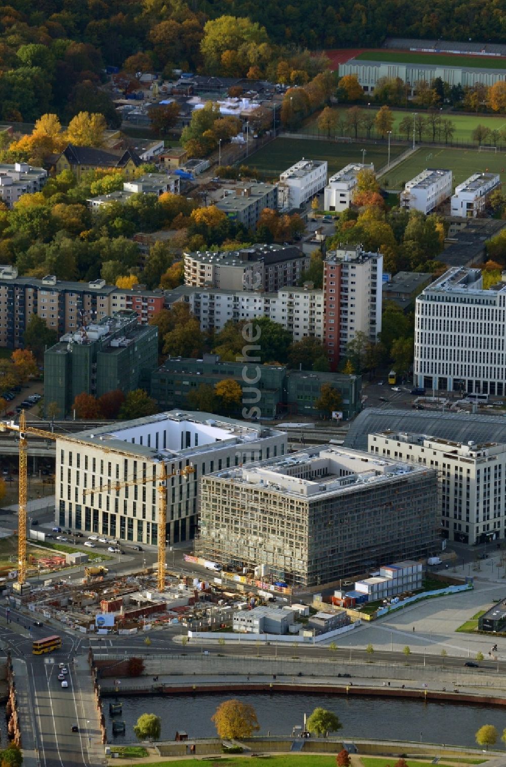 Luftaufnahme Berlin - Baustellen zu Neubau - Projekte am Berliner Hauptbahnhof in Berlin