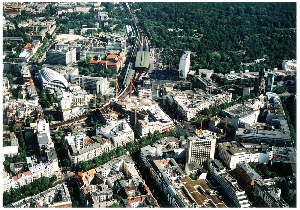 Luftaufnahme Berlin - Charlottenburg - Baustellen für das neue Kranzlereck und das Panoptikum am Kurfürstendamm in Berlin - Charlottenburg.