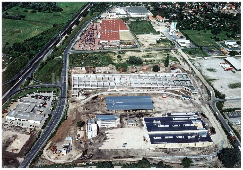 Luftaufnahme Potsdam / BRB - Baustellen des neuen Betriebshofes der ViP Verkehrsbetrieb Potsdam GmbH im Gewerbegebiet Babelsberg an der Nuthestraße / Wetzlarer Straße in Potsdam - Babelsberg