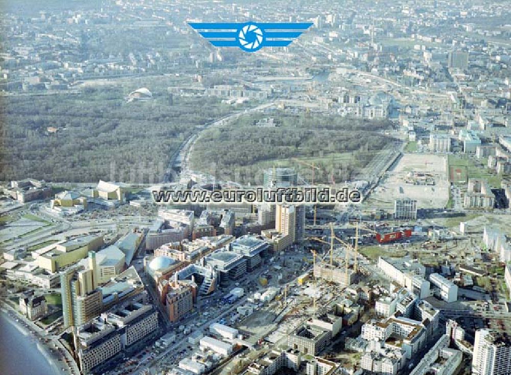 Berlin - Tiergarten aus der Vogelperspektive: Baustellen am Potsdamer Platz.