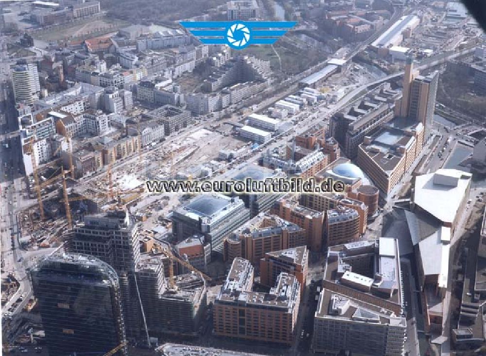 Luftaufnahme Berlin - Tiergarten - Baustellen am Potsdamer Platz.