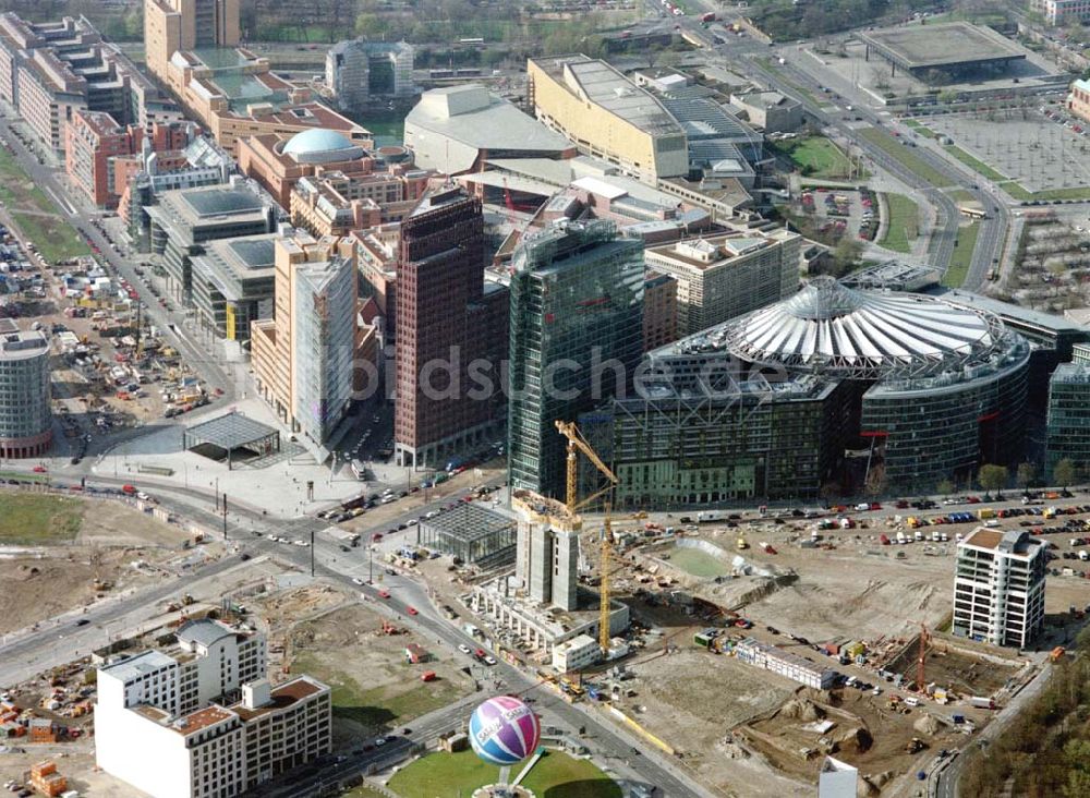 Luftbild Berlin - Tiergarten - Baustellen am Potsdamer Platz mit der Baustelle Beisheim-Center