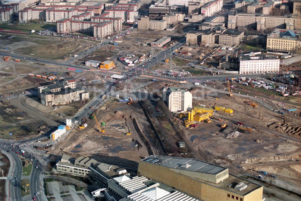 Luftbild Berlin - Baustellen am Potsdamer Platz im ehemaligen Mauerstreifen in Mitte