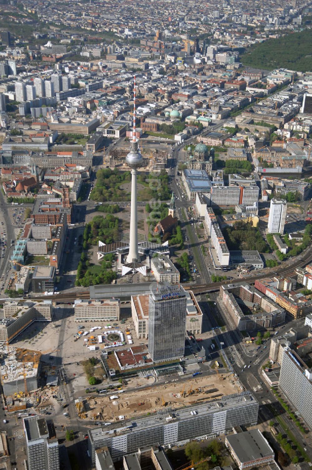 Luftaufnahme Berlin - Baustellen rund um den Berliner Alexanderplatz in Berlin-Mitte