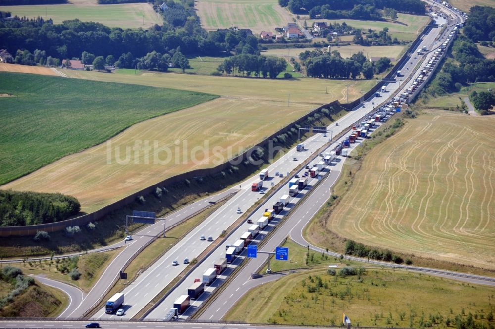 Triptis aus der Vogelperspektive: Baustellen an der Streckenführung der BAB Bundesautobahn A9 an der Autobahnabfahrt der BAB Bundesautobahn A9 zur Bundesstraße B 281 bei Triptis in Thüringen