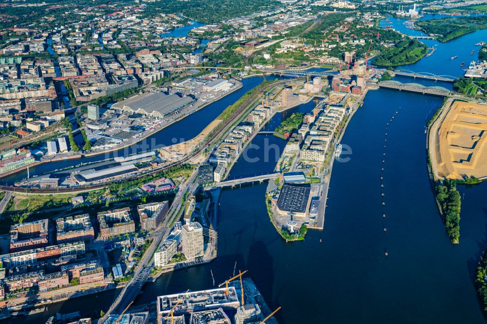 Hamburg aus der Vogelperspektive: Baustellen für Wohn- und Geschäftshäuser Baakenhafen an der Baakenallee in Hamburg, Deutschland