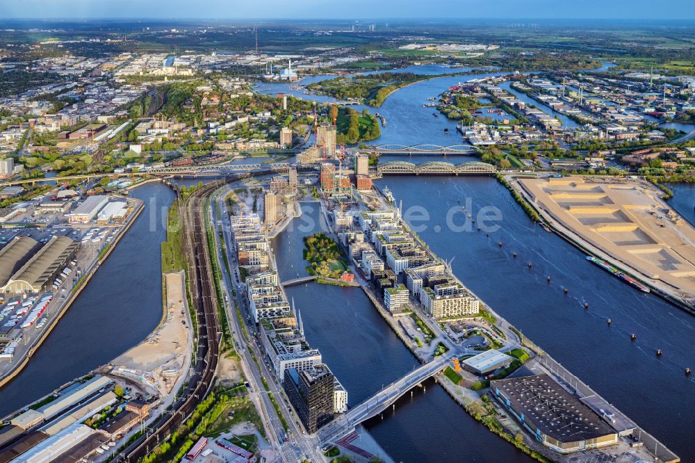 Hamburg von oben - Baustellen für Wohn- und Geschäftshäuser Baakenhafen an der Baakenallee in Hamburg, Deutschland