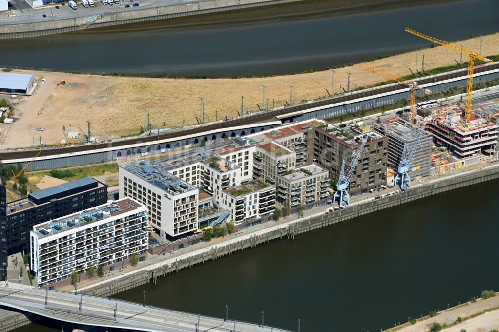 Hamburg aus der Vogelperspektive: Baustellen für Wohn- und Geschäftshäuser Baakenhafen in Hamburg, Deutschland