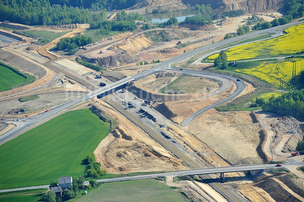 Tauscha aus der Vogelperspektive: Baustellen zum Neubau der Bundesautobahn BAB A 72 bei Penig in Sachsen