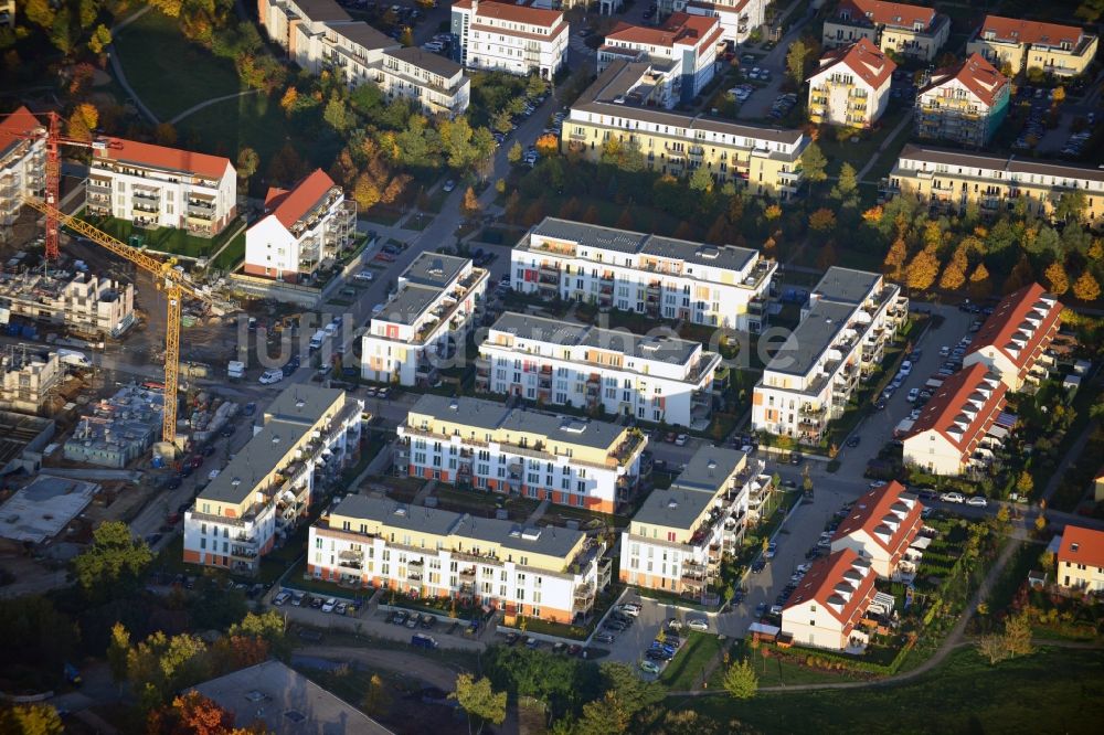 Luftaufnahme Glienicke / Nordbahn - Baustellen zum Neubau von Mehrfamilienhäusern und Reihenhaus - Neubauten im Wohngebiet Sonnengarten der NCC Deutschland GmbH in Glienicke / Nordbahn im Bundesland Brandenburg