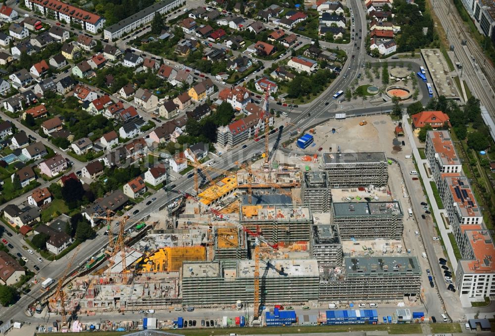 München aus der Vogelperspektive: Baustellen zum Neubau eines Stadtquartiers Meiller Gärten der Rathgeber AG in München im Bundesland Bayern, Deutschland