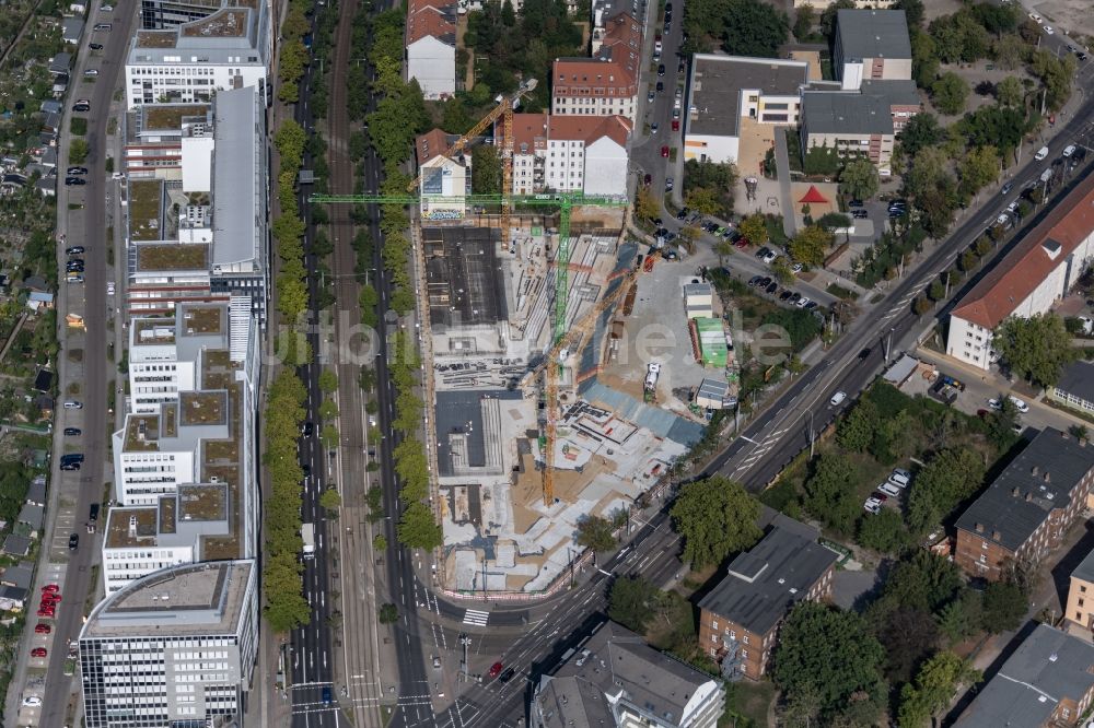 Leipzig aus der Vogelperspektive: Baustellen zum Neubau eines Stadtquartiers des Prager RiebECK an der Prager Straße Ecke Riebeckstraße in Leipzig im Bundesland Sachsen, Deutschland