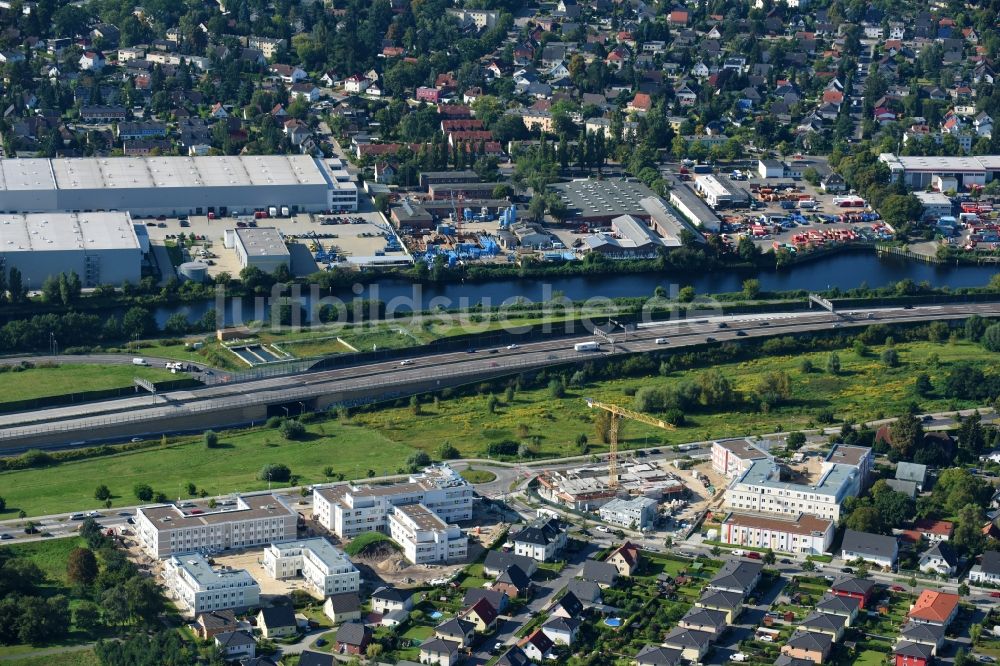 Luftbild Berlin - Baustellen zum Neubau eines Stadtquartiers des Projekts VivaCity von der Kondor Wessels Holding GmbH am Eisenhutweg in Berlin, Deutschland