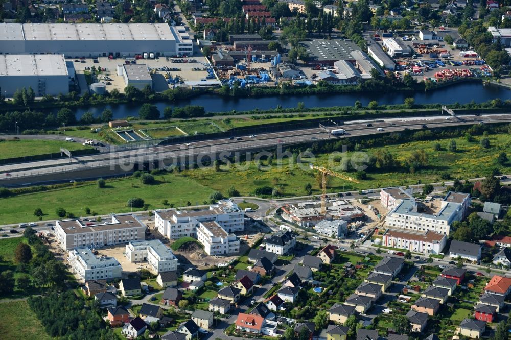 Luftaufnahme Berlin - Baustellen zum Neubau eines Stadtquartiers des Projekts VivaCity von der Kondor Wessels Holding GmbH am Eisenhutweg in Berlin, Deutschland