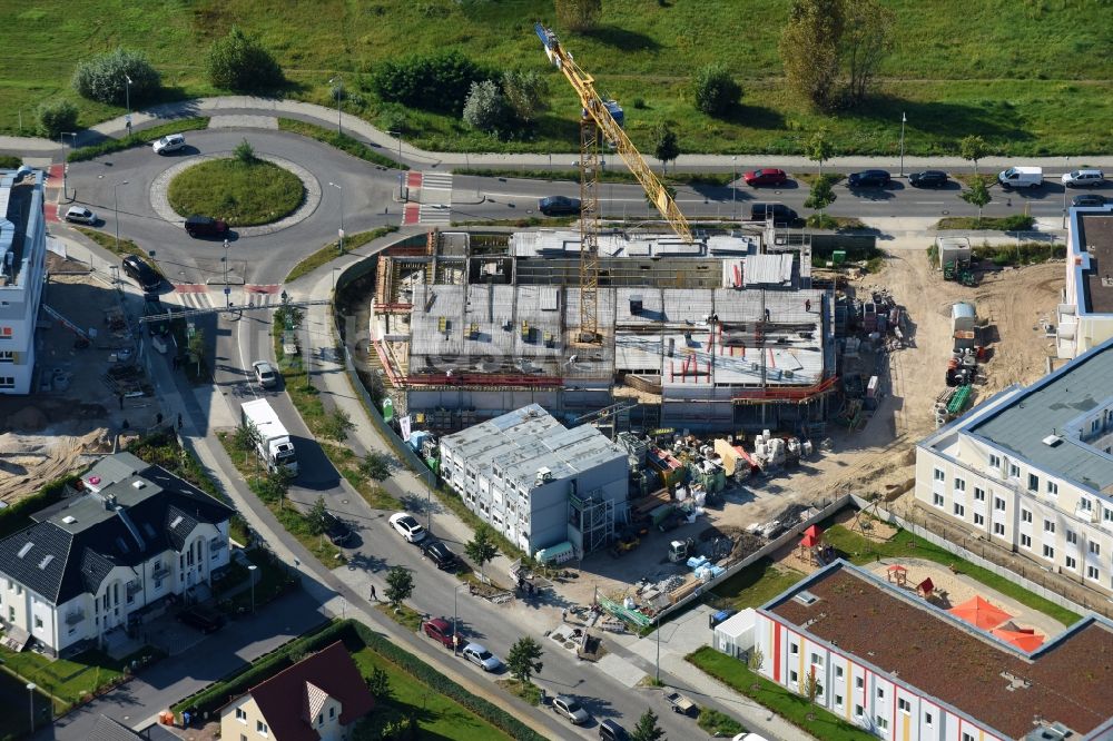 Luftbild Berlin - Baustellen zum Neubau eines Stadtquartiers des Projekts VivaCity von der Kondor Wessels Holding GmbH am Eisenhutweg in Berlin, Deutschland