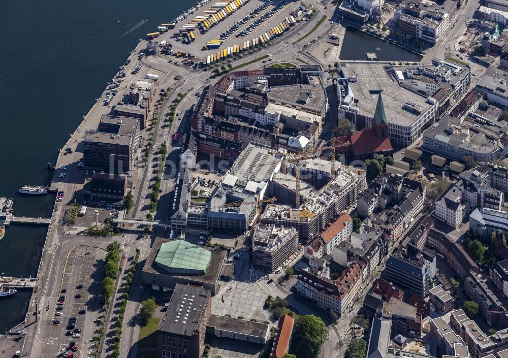 Kiel von oben - Baustellen zum Neubau eines Stadtquartiers im Zentrum in Kiel im Bundesland Schleswig-Holstein, Deutschland