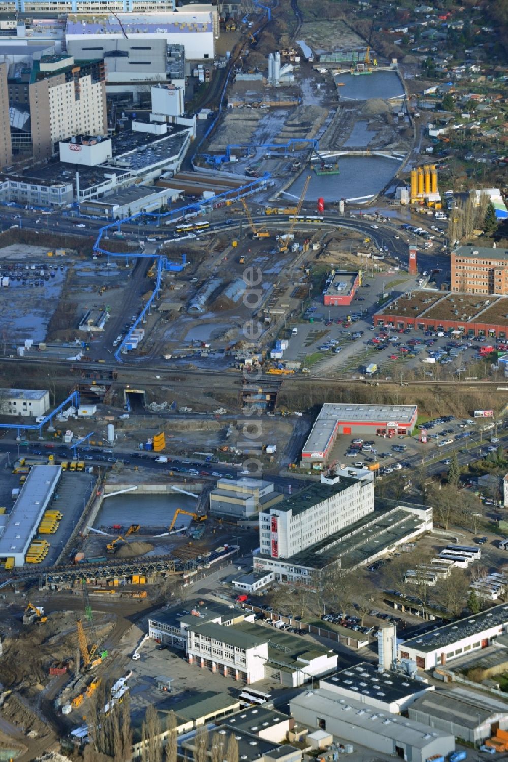 Luftaufnahme Berlin Neukölln - Baustellen zum Neubau der Verlängerung der Stadtautobahn A100 in Berlin Neukölln