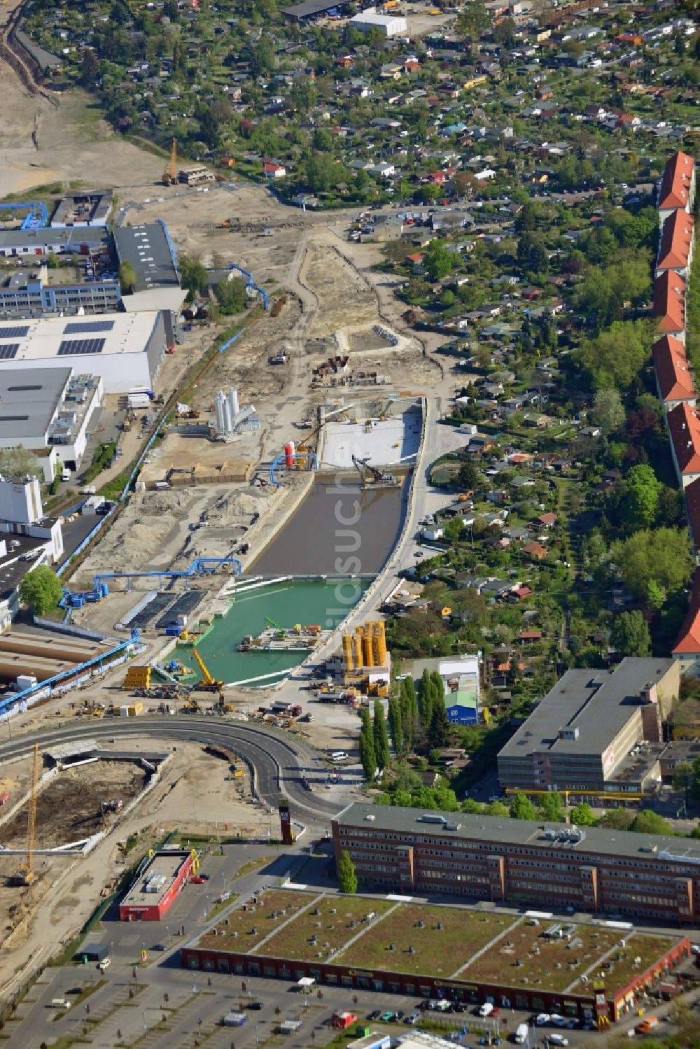 Luftbild Berlin - Baustellen zum Neubau der Verlängerung der Stadtautobahn A100 in Berlin Neukölln