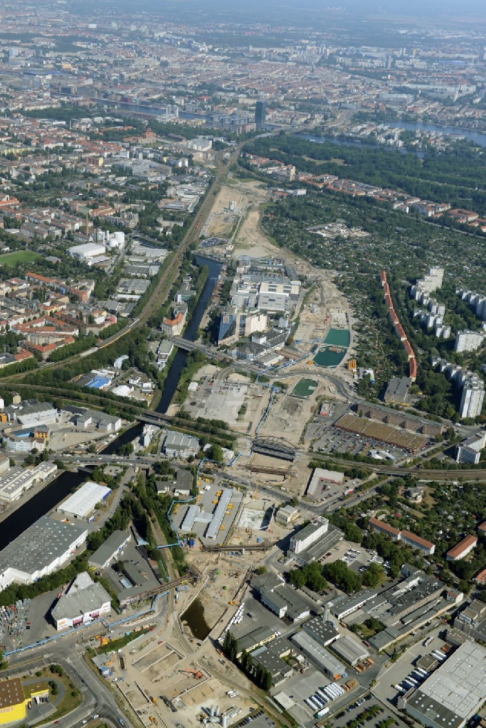 Berlin aus der Vogelperspektive: Baustellen zum Neubau der Verlängerung der Stadtautobahn A100 in Berlin Neukölln