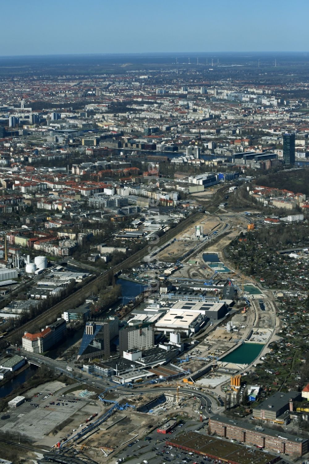 Luftbild Berlin - Baustellen zum Neubau der Verlängerung der Stadtautobahn A100 in Berlin Neukölln