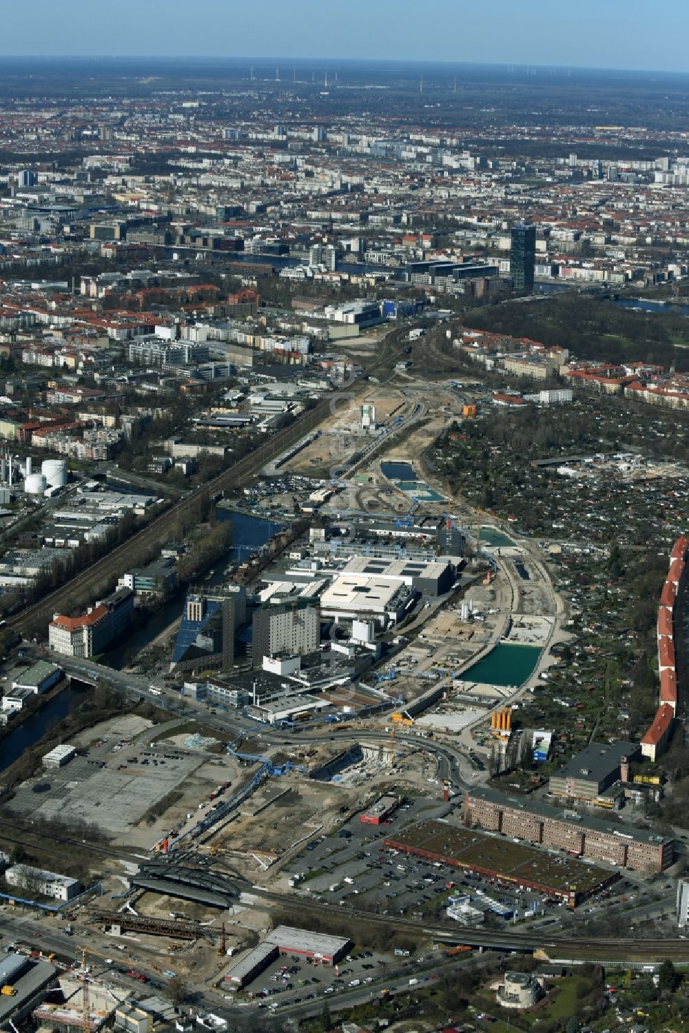 Luftaufnahme Berlin - Baustellen zum Neubau der Verlängerung der Stadtautobahn A100 in Berlin Neukölln