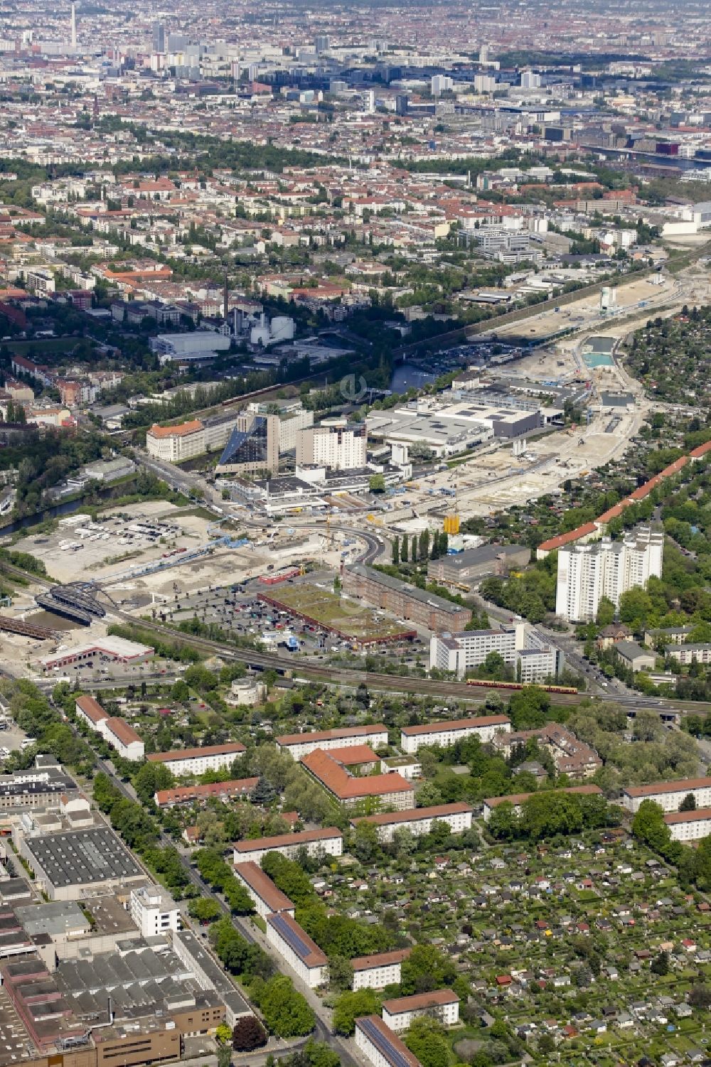 Berlin aus der Vogelperspektive: Baustellen zum Neubau der Verlängerung der Stadtautobahn A100 in Berlin Neukölln