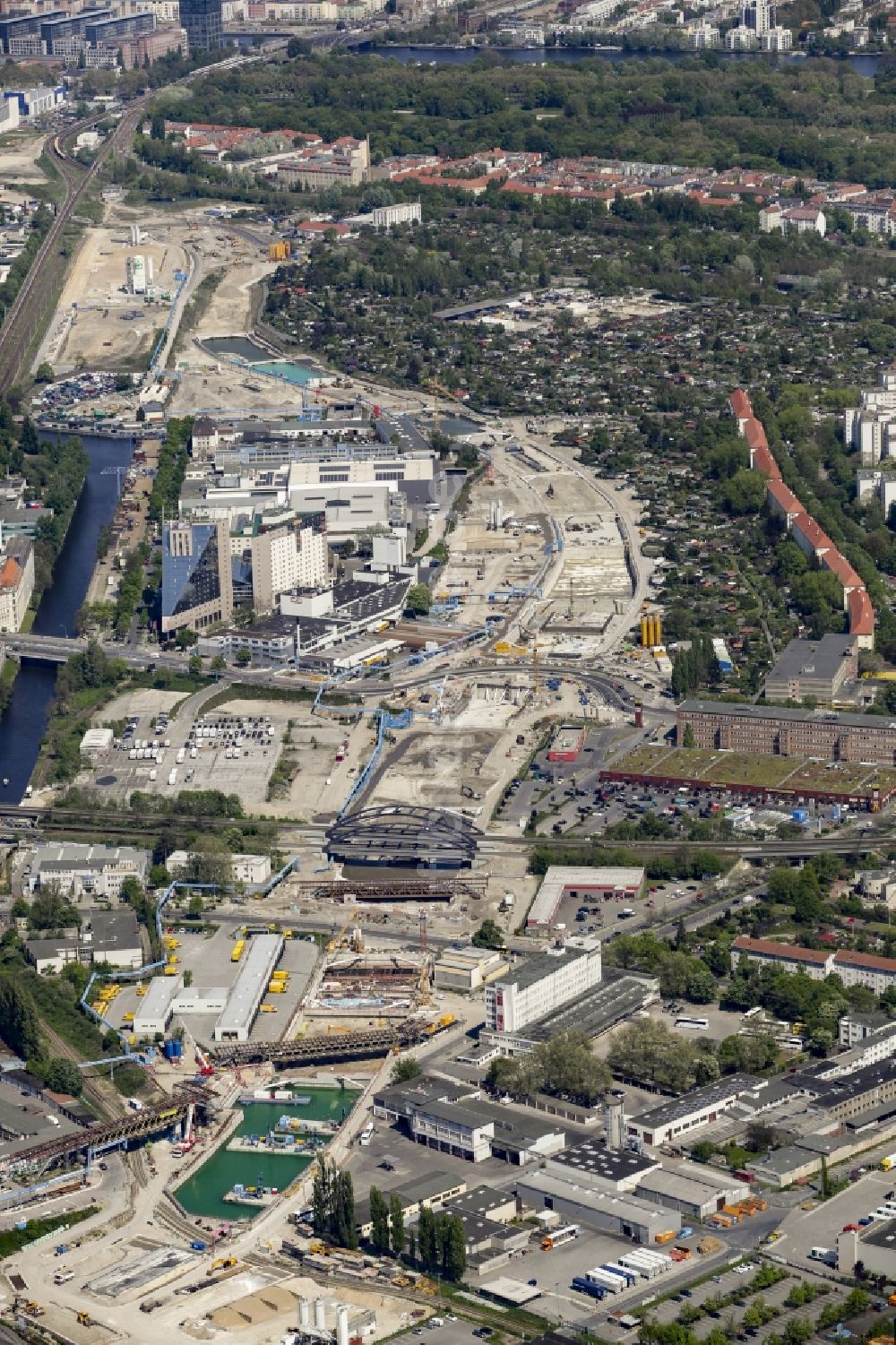 Luftaufnahme Berlin - Baustellen zum Neubau der Verlängerung der Stadtautobahn A100 in Berlin Neukölln