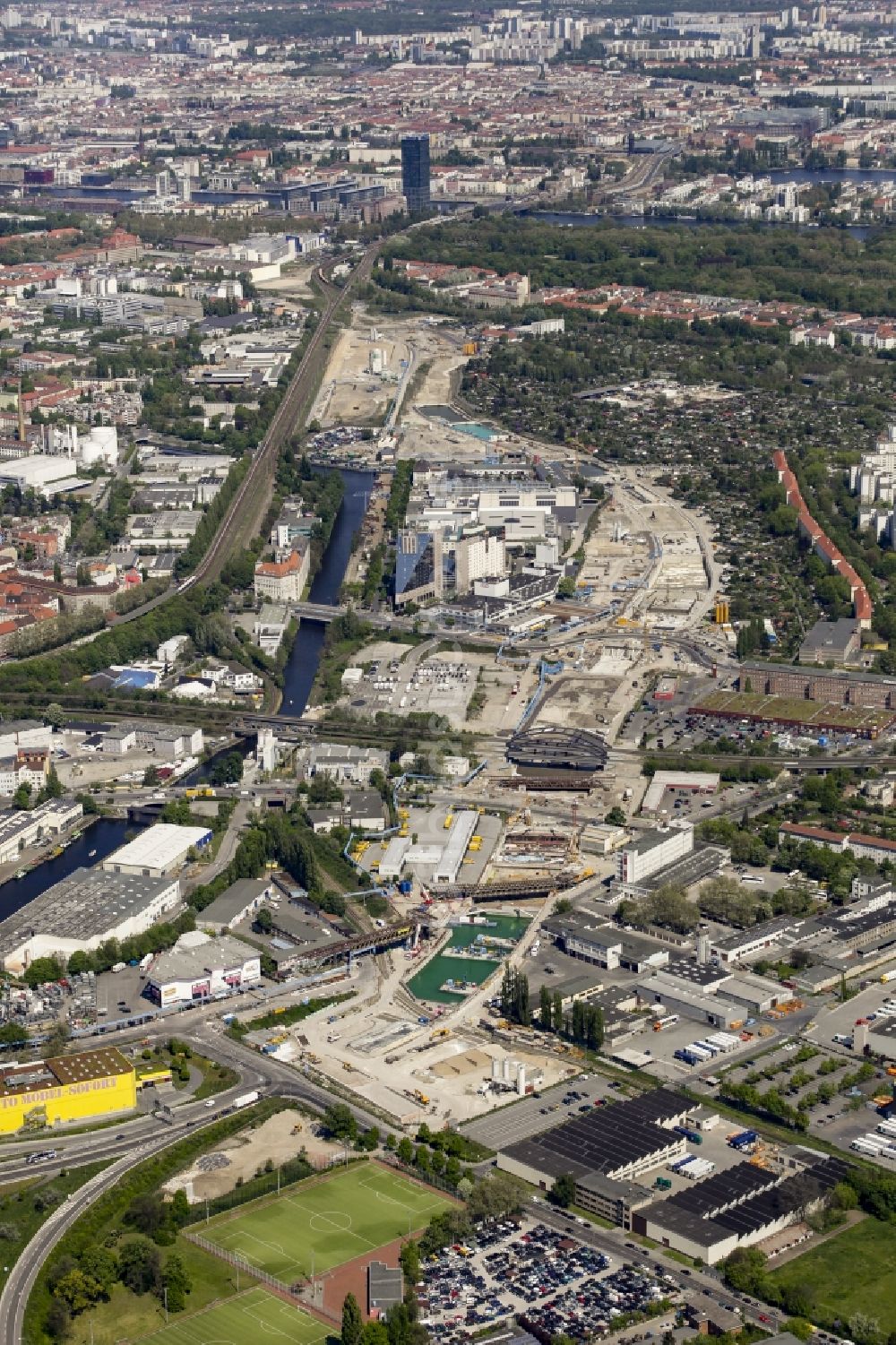 Berlin von oben - Baustellen zum Neubau der Verlängerung der Stadtautobahn A100 in Berlin Neukölln