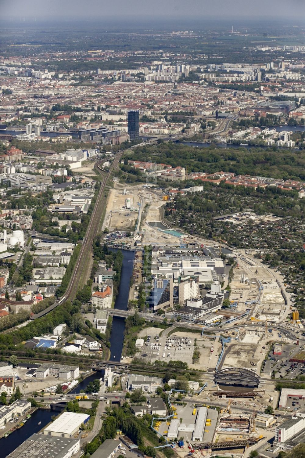 Luftaufnahme Berlin - Baustellen zum Neubau der Verlängerung der Stadtautobahn A100 in Berlin Neukölln