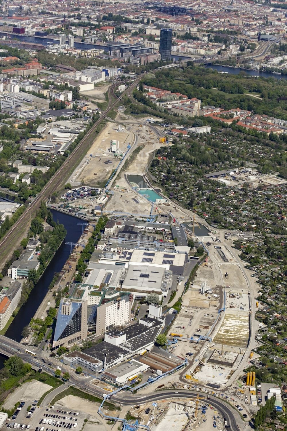 Luftbild Berlin - Baustellen zum Neubau der Verlängerung der Stadtautobahn A100 in Berlin Neukölln