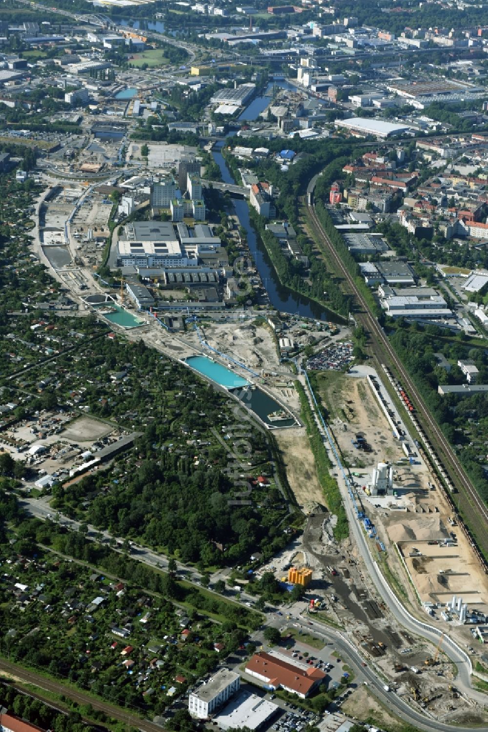 Luftaufnahme Berlin - Baustellen zum Neubau der Verlängerung der Stadtautobahn A100 in Berlin Neukölln