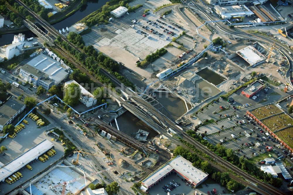 Luftbild Berlin - Baustellen zum Neubau der Verlängerung der Stadtautobahn A100 in Berlin Neukölln