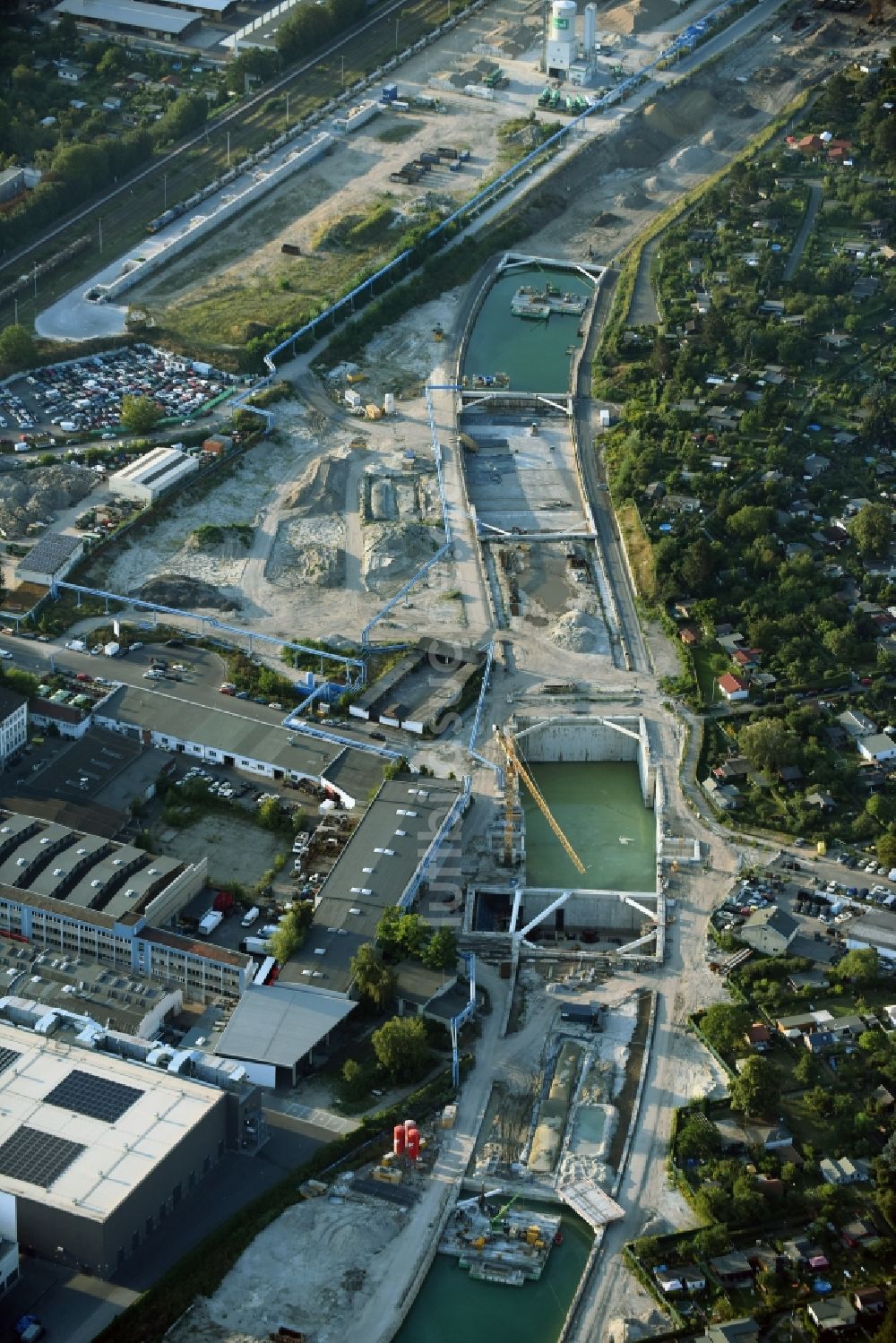 Luftaufnahme Berlin - Baustellen zum Neubau der Verlängerung der Stadtautobahn A100 in Berlin Neukölln