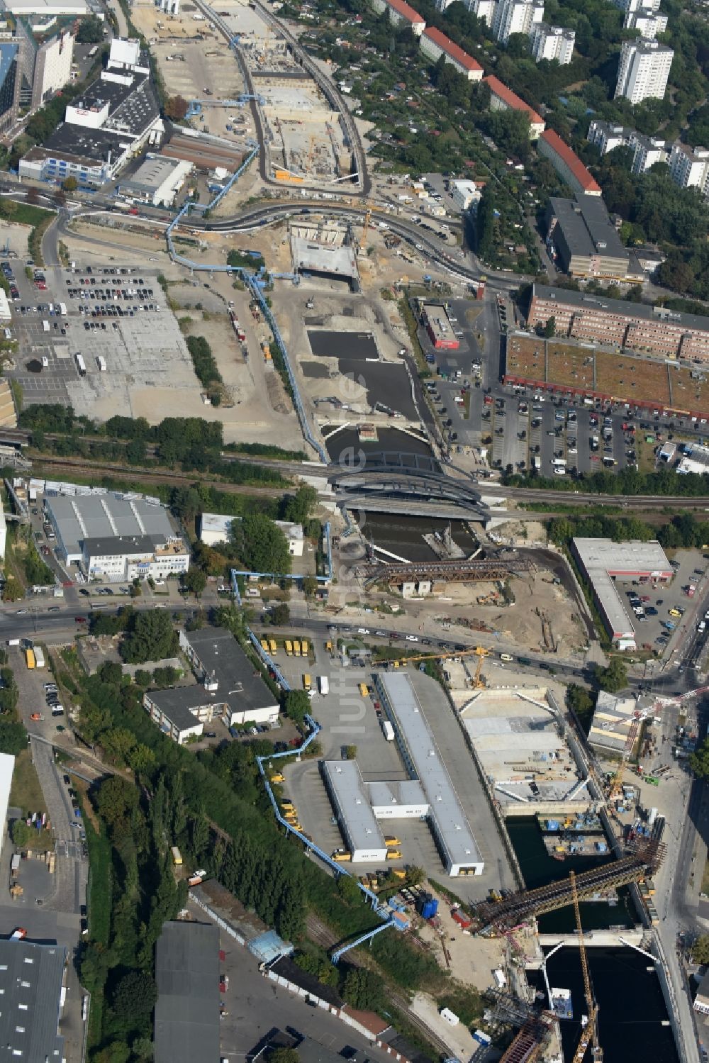 Berlin aus der Vogelperspektive: Baustellen zum Neubau der Verlängerung der Stadtautobahn A100 in Berlin Neukölln