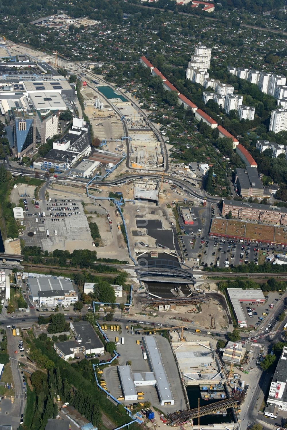 Luftbild Berlin - Baustellen zum Neubau der Verlängerung der Stadtautobahn A100 in Berlin Neukölln