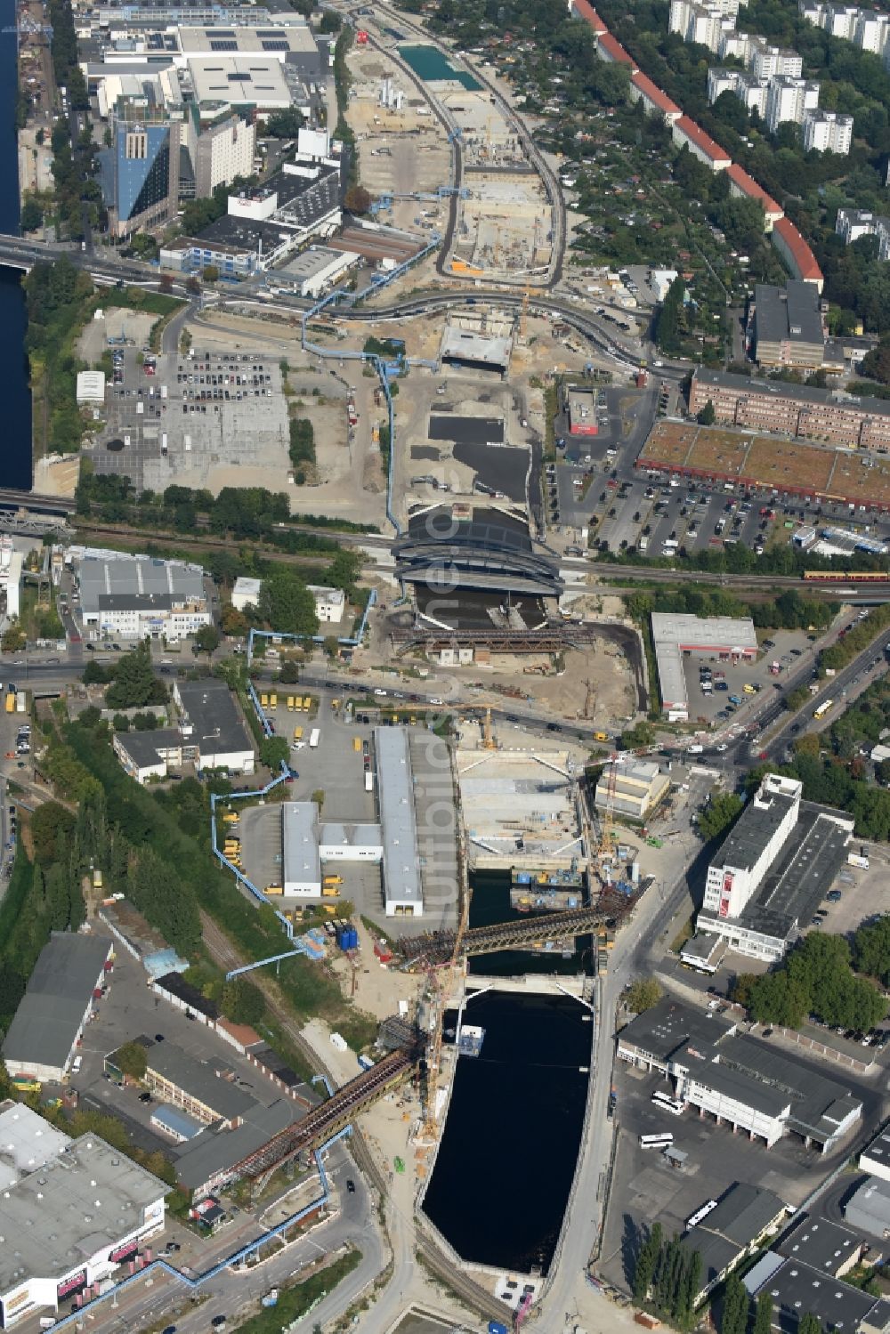 Luftaufnahme Berlin - Baustellen zum Neubau der Verlängerung der Stadtautobahn A100 in Berlin Neukölln