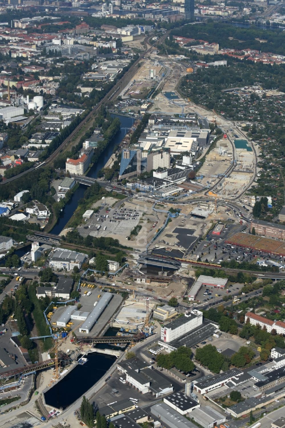 Luftaufnahme Berlin - Baustellen zum Neubau der Verlängerung der Stadtautobahn A100 in Berlin Neukölln