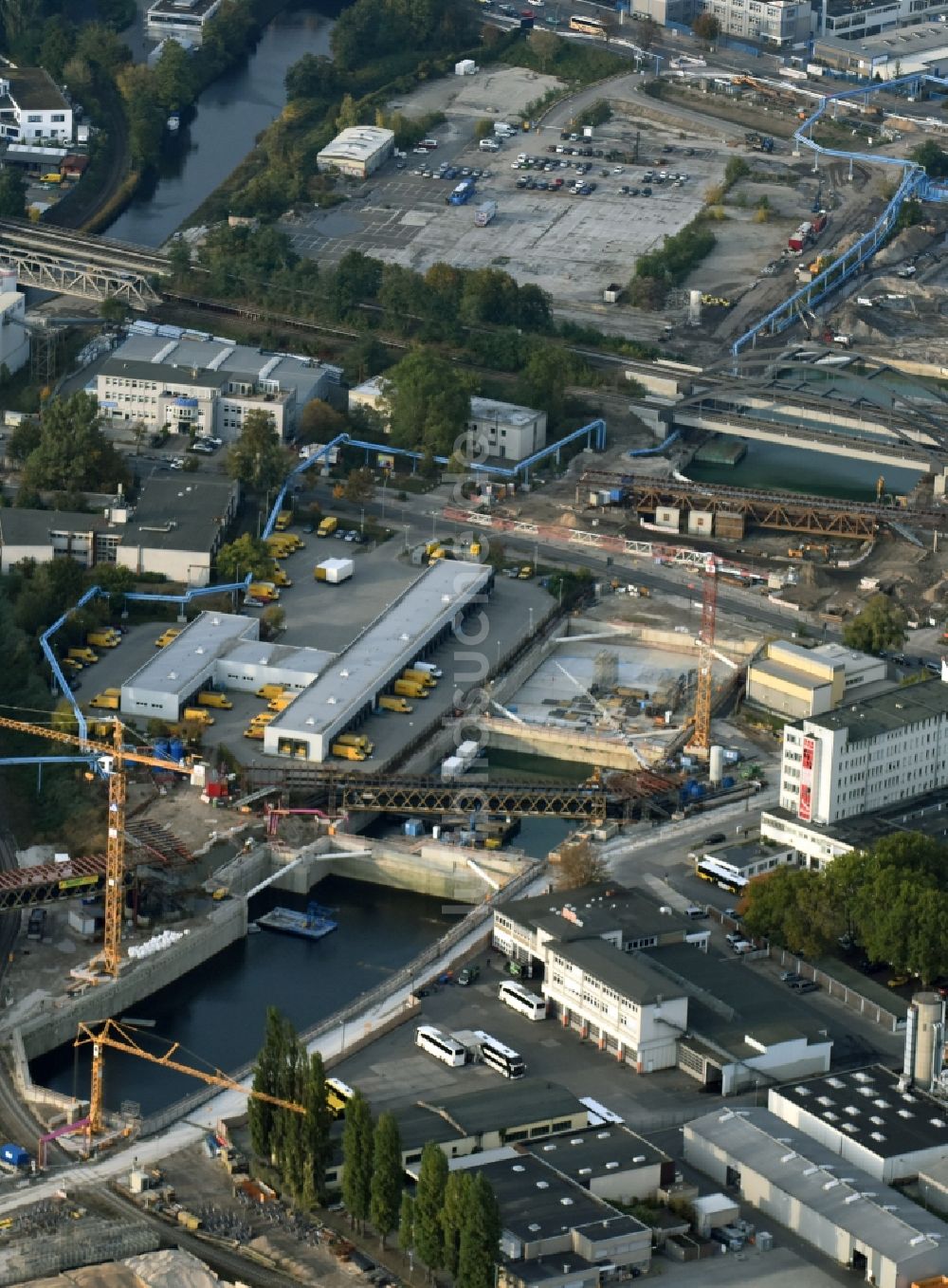 Berlin von oben - Baustellen zum Neubau der Verlängerung der Stadtautobahn A100 in Berlin Neukölln