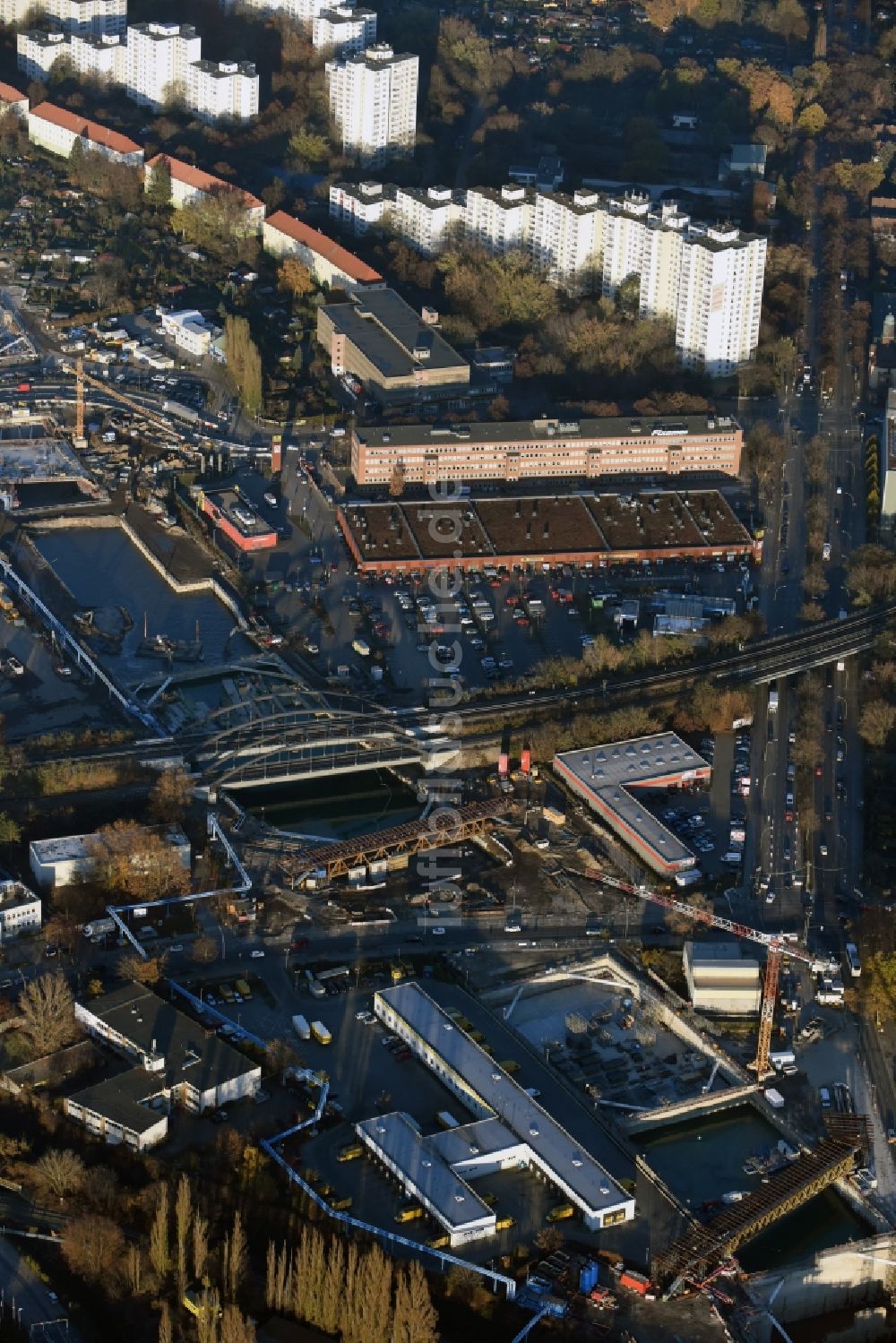 Luftaufnahme Berlin - Baustellen zum Neubau der Verlängerung der Stadtautobahn A100 in Berlin Neukölln