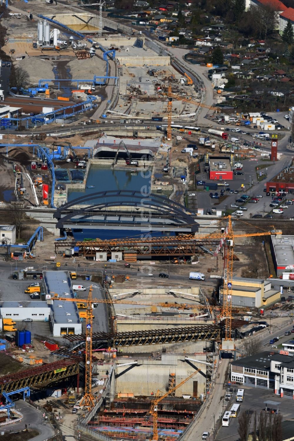 Berlin aus der Vogelperspektive: Baustellen zum Neubau der Verlängerung der Stadtautobahn A100 in Berlin Neukölln