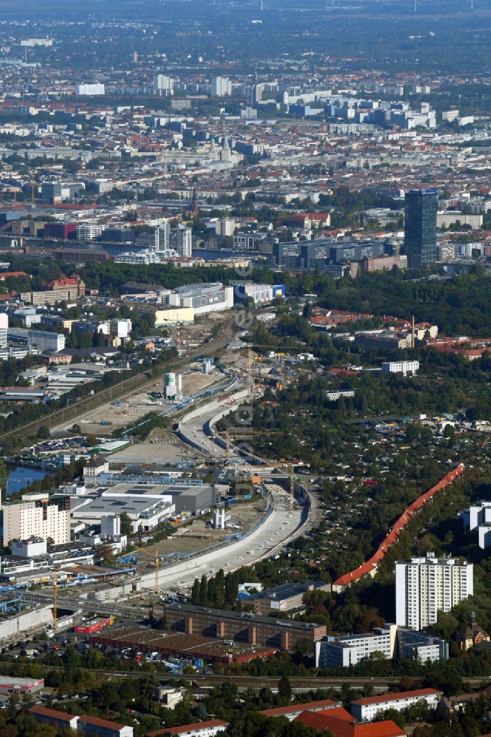 Berlin aus der Vogelperspektive: Baustellen zum Neubau der Verlängerung der Stadtautobahn A100 in Berlin Neukölln