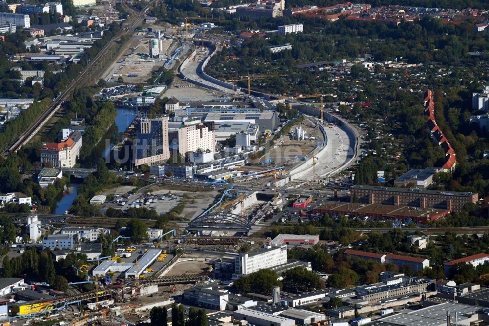 Berlin aus der Vogelperspektive: Baustellen zum Neubau der Verlängerung der Stadtautobahn A100 in Berlin Neukölln