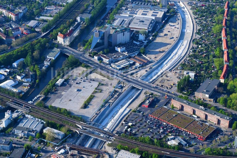 Berlin aus der Vogelperspektive: Baustellen zum Neubau der Verlängerung der Stadtautobahn A100 in Berlin Neukölln