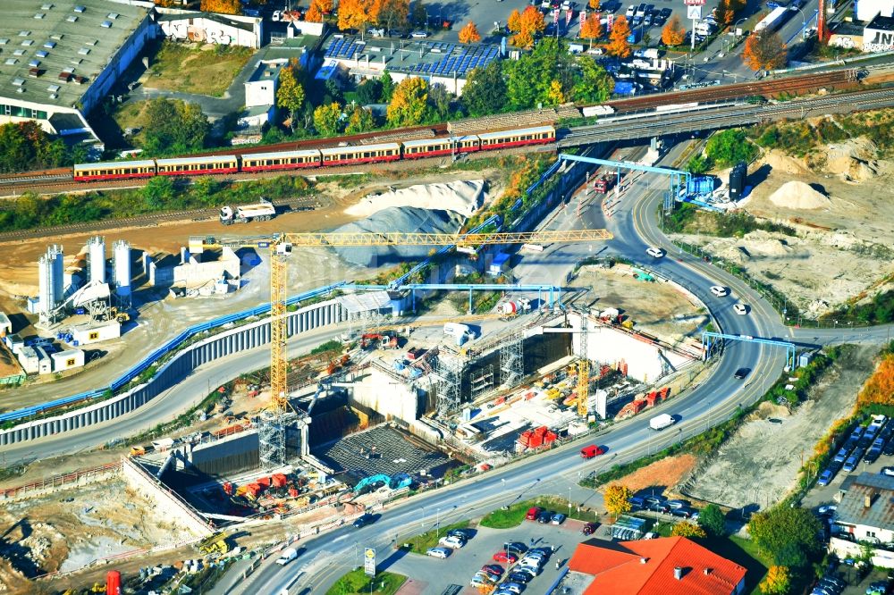 Berlin aus der Vogelperspektive: Baustellen zum Neubau der Verlängerung der Stadtautobahn A100 in Berlin Treptow