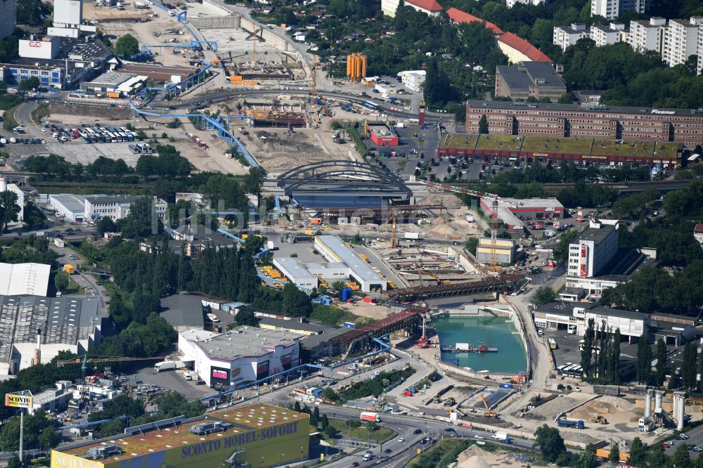 Luftbild Berlin - Baustellen zum Neubau der Verlängerung der Stadtautobahn A100 im Ortsteil Neukölln in Berlin, Deutschland