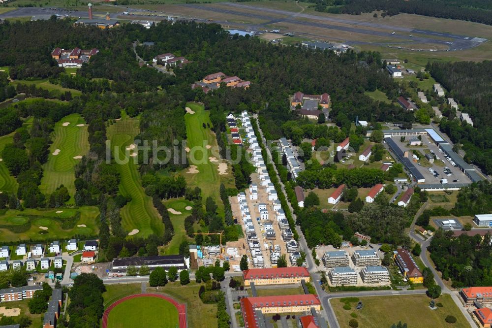 Berlin von oben - Baustellen zum Neubau- Wohngebiet einer Einfamilienhaus- Siedlung Amberbaumallee - Moorbirkenweg im Ortsteil Kladow in Berlin, Deutschland